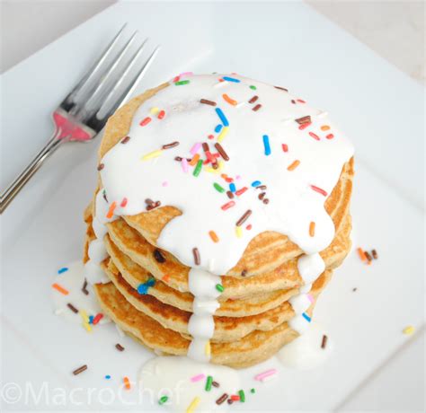 Birthday Cake Protein Pancakes – MacroChef