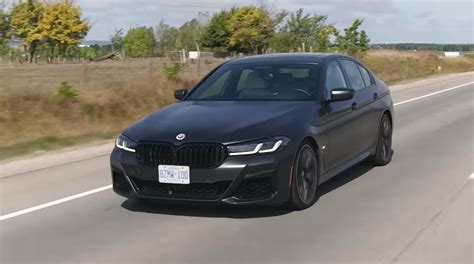 Reviewer Duo Thinks The 2022 Bmw M550i Is A Cheater M5 Car It S The Sleeper Of The Year