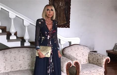 Laura Bozzo Presume Su Cuerpo Con Este Sensual Bikini
