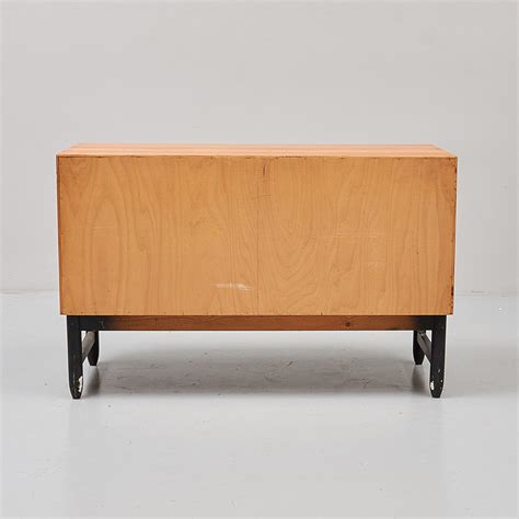 Sideboard 1950 tal teak längd 110 cm djup 40 cm höjd 70 cm