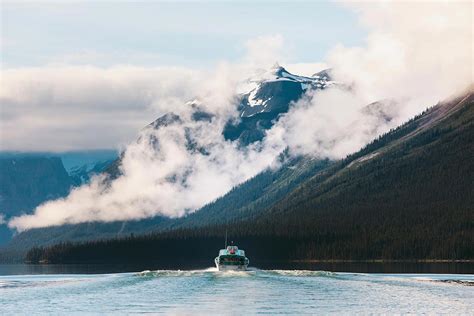 Maligne Lake Cruise: Lake Cruise to the World-Famous Spirit Island