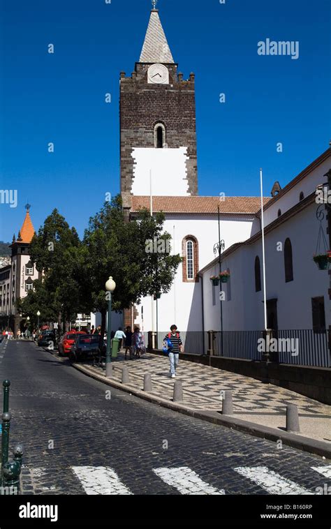 Dh Se Cathedral FUNCHAL MADEIRA Rua Aljube And Cathedral Clock Tower