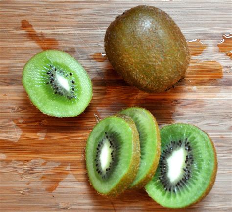 Kiwi Fruit Determining Sex Of Vine Walter Reeves The Georgia Gardener