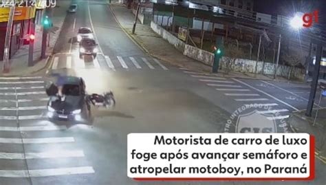 V Deo Motorista De Carro De Luxo Foge Ap S Avan Ar Sem Foro E