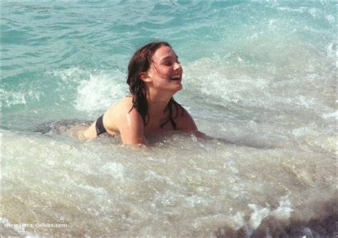 Natalie Portman Paparazzi Bikini Shots