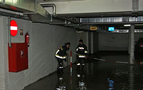 Massive Schäden nach Rohrbruch tirol ORF at