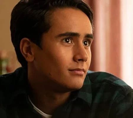 Ator diz ter sofrido ameaças de morte por fazer personagem gay