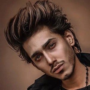 sarfaraz ansari age bio family famous birthdays