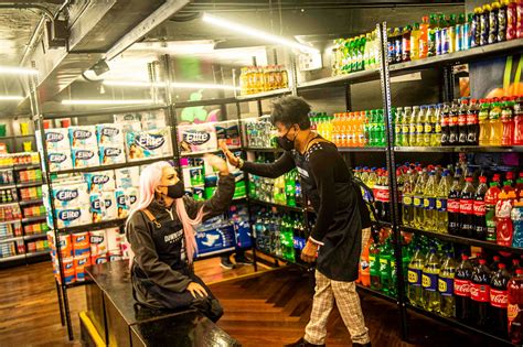 Discoteca Gay Reabre Convertida En Supermercado La Teja