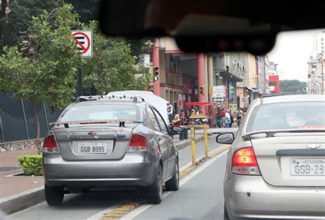 Guayaquil Tramos De La Ciclov A Se Utiliza Como Estacionamiento