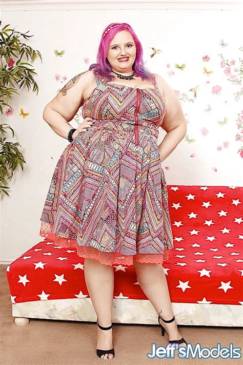 Sexy BBW Sara Star Hardcore Threesome Sex 31 Nude Pics XHamster