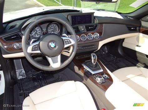 Beige Interior 2013 BMW Z4 sDrive 28i Photo #71035253 | GTCarLot.com