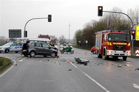 Schwerer Unfall Auf Kreuzung B Weslarner Weg