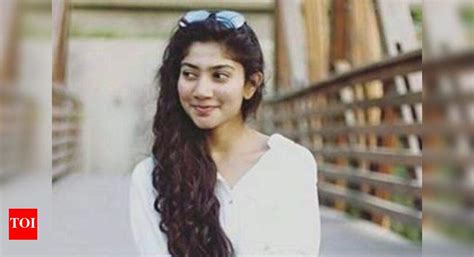 Sai Pallavi Fidaa Sai Pallavi Goes Glam In Sizzling Hot Black Dress In Fidaa Malayalam Movie