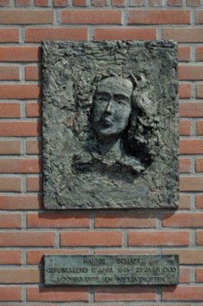 Memorial Hannie Schaft - Oostzaan - TracesOfWar.com