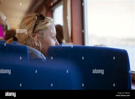 Reife blonde frau Fotos und Bildmaterial in hoher Auflösung Alamy