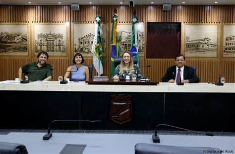 Aprovado Projeto Que Autoriza Mulheres Lactantes A Utilizar Vagas De