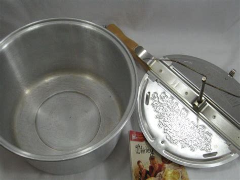 7 Simple Secrets To A Spotless Popcorn Popper