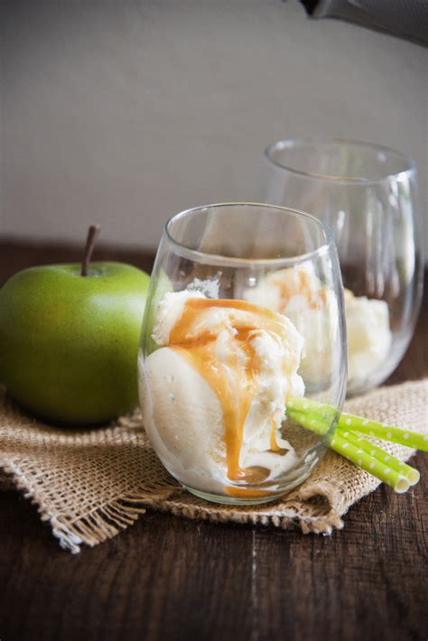 Caramel Apple Cider Floats Are The Perfect Combination Of Sparkling