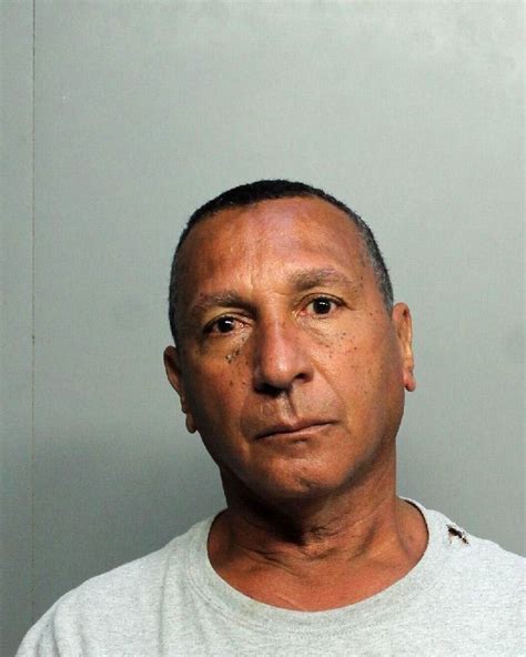 Un Hispano Es Detenido En Miami Por Apuntar A Aviones Con Un Láser