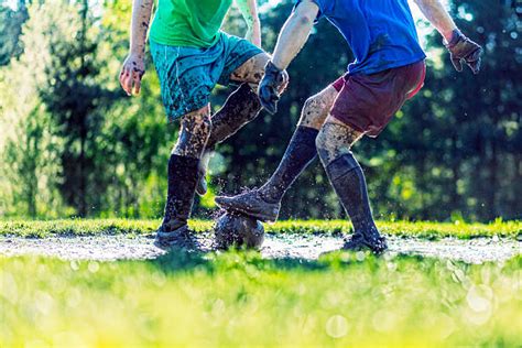 220 Muddy Football Player Stock Photos Pictures And Royalty Free Images