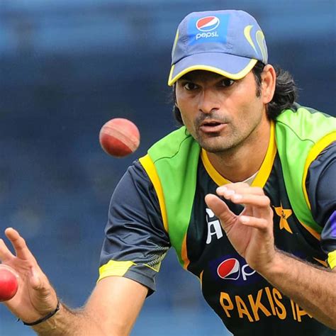 Mohammad Irfan (Pakistani cricketer) - Wife, Age, Height