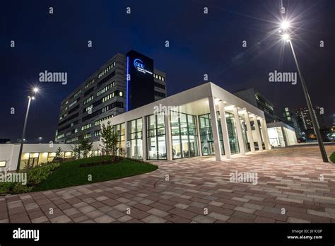 Glasgow Caledonian University Campus Stock Photo - Alamy