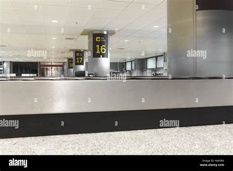 Baggage Claim Conveyor Belts Hi Res Stock Photography And Images Alamy