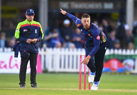 Daniel Sams Ruled Out Of T20 Blast Essex Bring In Overseas Quick As