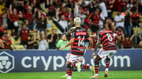 Filipe Lu S Escolhe Capit Es Do Flamengo Para A Temporada De