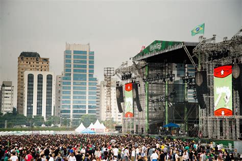 Rê Serrat Produtora Executiva Cabana Lollapalooza 2013