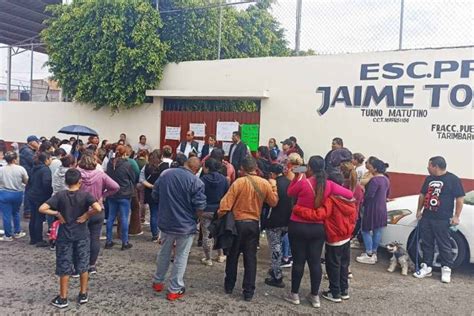 Padres Se Quejan De Excesivo Cobro De Cuotas De Inscripci N En Escuela