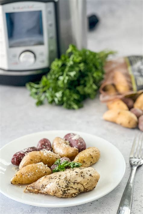 Easy 10 15 Minutes Instant Pot Chicken And Potatoes Real Mom Kitchen