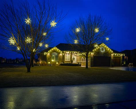 Holiday Lights & Decorating - Jensen Gardens