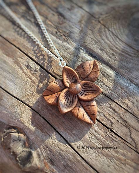 17 Extraordinary Wood Carving Necklace Photos Woodcarvingwiki