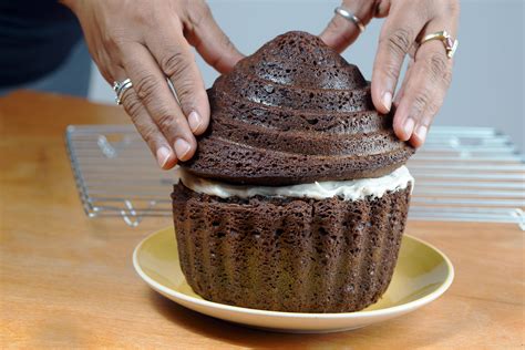 How To Bake A Giant Cupcake With Silicone Bakeware Livestrong