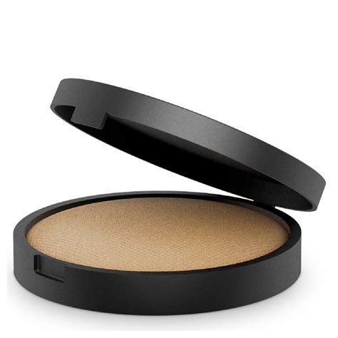 INIKA Baked Mineral Foundation Is Naturally Baked On A Terracotta Tile