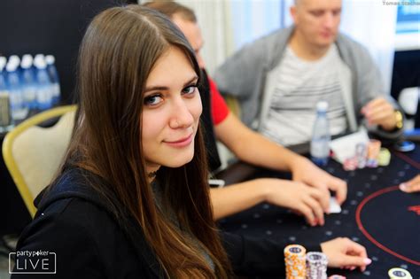 Russian Twitch Poker Streamer Liliya "Liay5" Novikova Tragically Passes ...