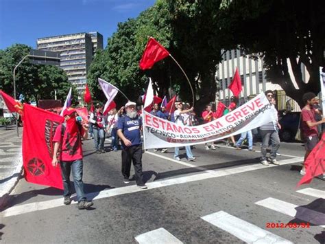 Simsed Manifesta O Em De Maio