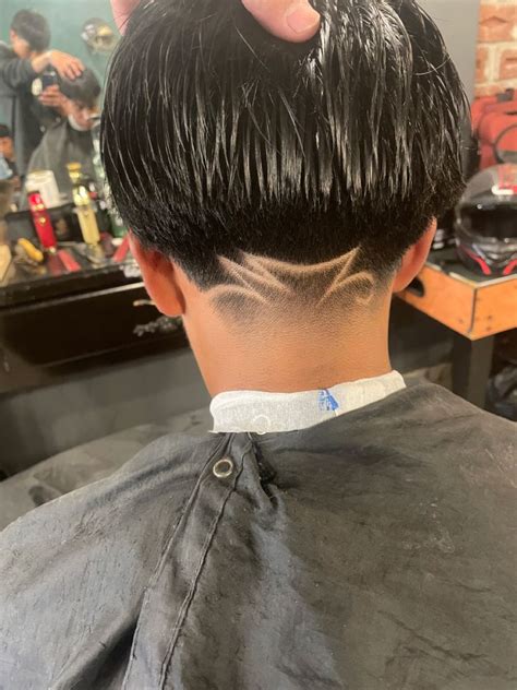 taper fade grecas em  aparencia de cabelo desenho de cabelo