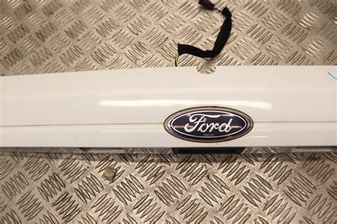 Ford Fiesta Mk7 Tailgate Badge Trim In Frozen White 2013 2017 Ve16 Gala Motors