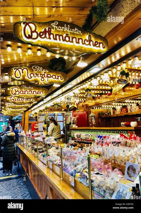 Christmas market in Frankfurt Stock Photo - Alamy