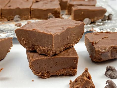 Two Ingredient Chocolate Frosting Fudge Back To My Southern Roots