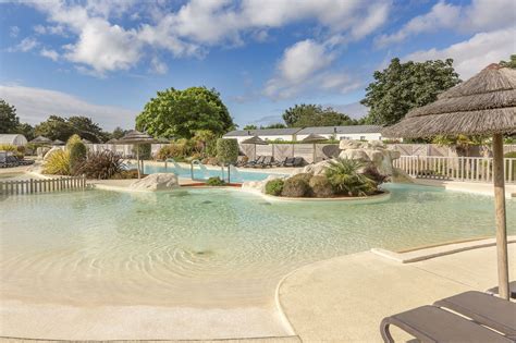 Camping Bretagne Piscine Couverte Parc aquatique finistère sud L