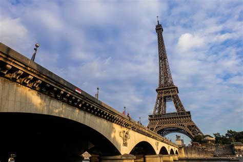 Prettiest Bridges In Paris Linda On The Run