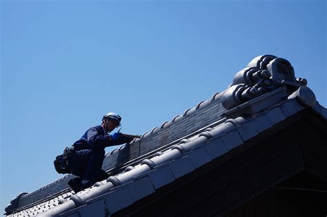 株式会社 坪井利三郎商店 三方よしの屋根点検／地元の屋根屋さんが守る