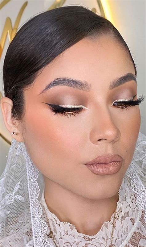 Romantic Wedding Makeup Ideas Gold Glitter Black Liner