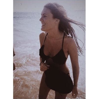 Hot Sexy Olivia Ruiz Bikini Pics