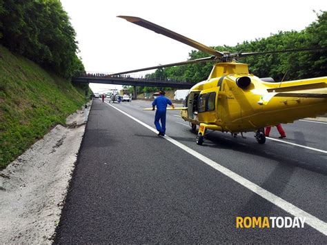 Incidente A Oggi Valdichiana Scontro Tra Camion In Autostrada A