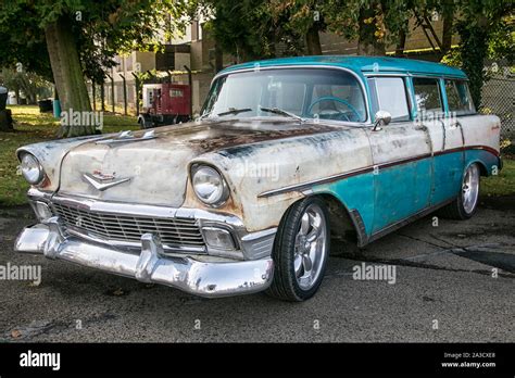 1950s Chevrolet Chevy Station wagon Stock Photo - Alamy